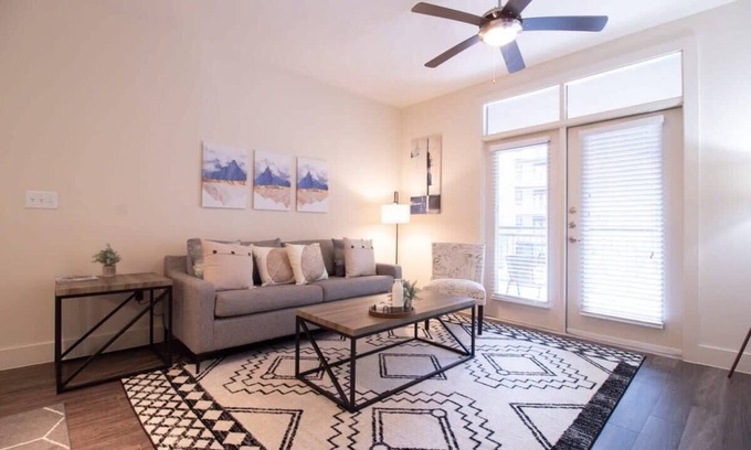 Houston Apartment | Revive Tanglewood | Stunning 2BR in Uptown Houston