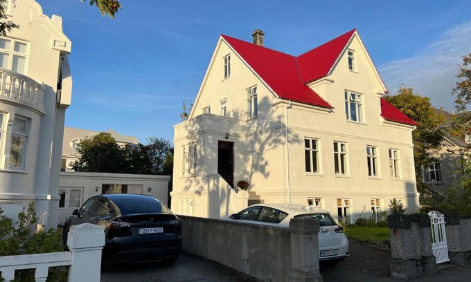 Vesturbær Apartment | Reykjavik Urban Escape 2-Bedroom Haven with Private Entrance