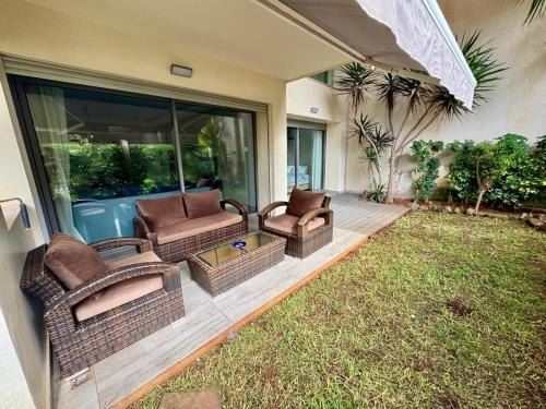 Pont Blondin Apartment | Rez-de-Jardin Rock Island