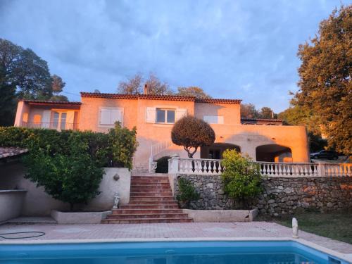 Draguignan House | Rez de villa , beau jardin avec piscine