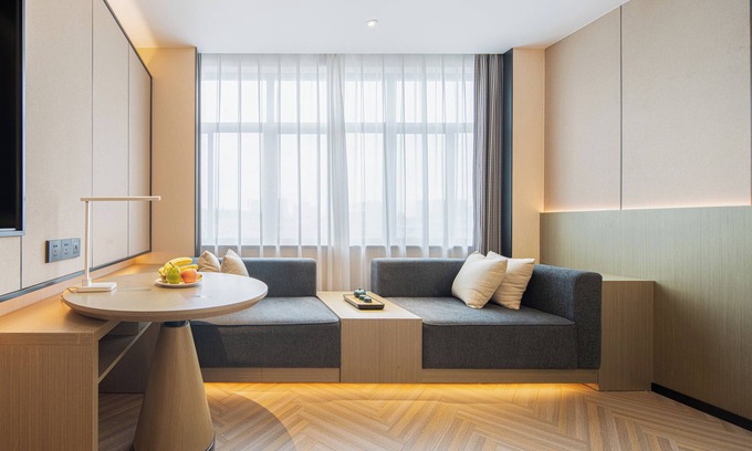 Huadu Hotel | Rezen Longuu Hotel - Guangzhou Baiyun Airport Cultural Tourism City