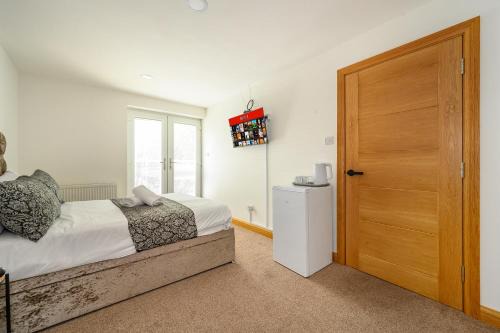 Batley House | -RF7B- For your relaxed and Cosy stay with Free WiFi
