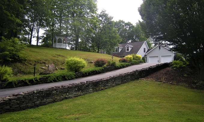 Rhinebeck Village Business District Apartment | Rhinebeck Village suite with heated pool