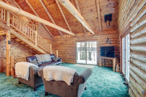 Rhinelander House | Rhinelander Waterfront Cabin with Deck and Fire Pit!