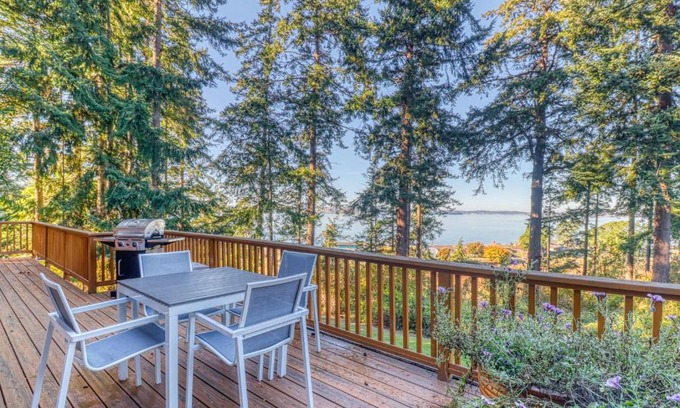 Coupeville House | Rhodena Beach Cottages