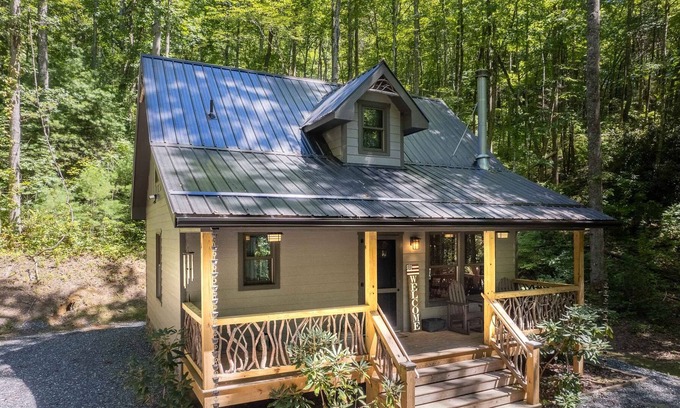 Tuckasegee Cabin | Rhododendron Rest at Running Cedar Springs - Upscale Mountain Home Located Across from Bear Lake