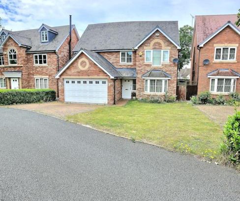 Rhyl House | Rhuddlan Retreat by the River