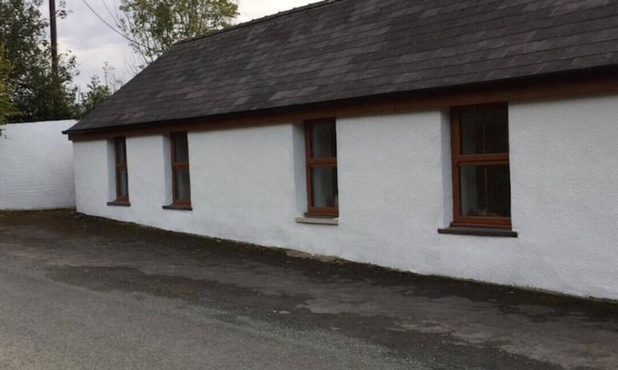 Llandysul House | Rhydwen Cottage - Cosy and Quiet