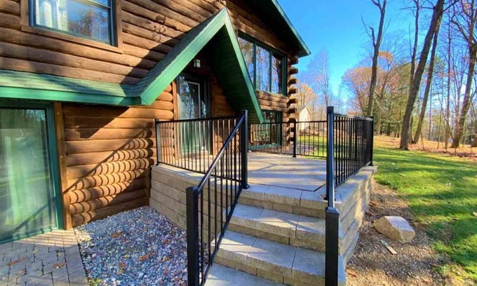 Rib Mountain House | Rib Mountain State Park! Ski Granite Peak! Drive to top of hill and ski down!