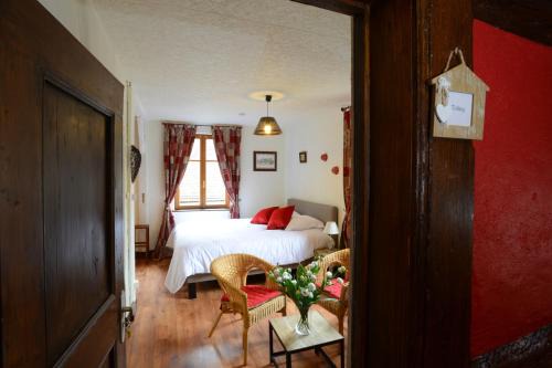 Ribeauville Apartment | RIBEAUVILLE city center - Gîte des Ménétriers, LE TOKAY -