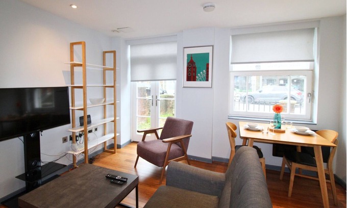 South Richmond Apartment | Richmond Ibis House Apartments by Viridian Apartments