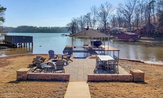 Rogersville House | Richter Fisher Luxury Lake Front