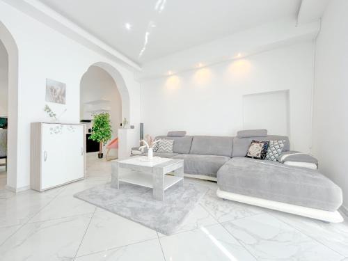 Savona Apartment | Ricky House - Parcheggio Gratuito - Free Wifii