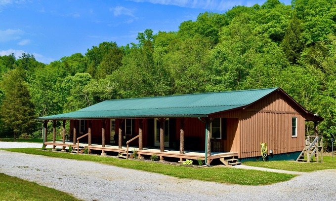 Newcomb Cabin | Ride The Line, LLC. Chris & Danielle Line Owner