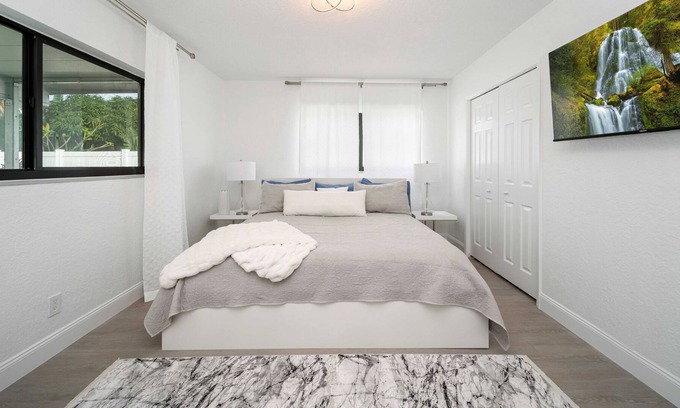 Bel Air House | Right at the Beach Miami Florida Luxury Renovated Villa Pool Gated community