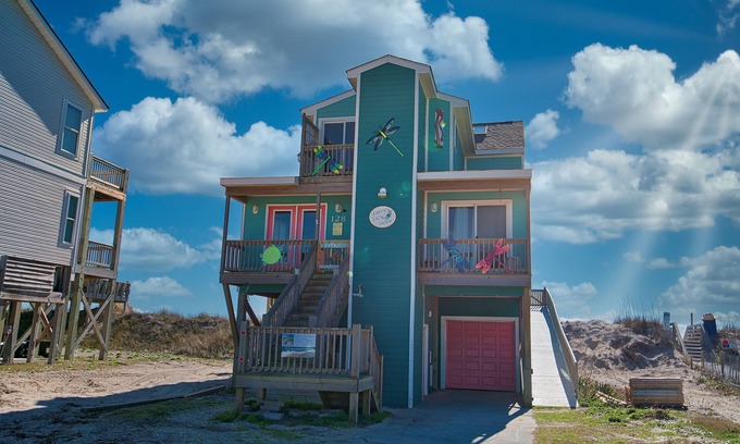 Ocean City Beach House | RIGHT ON THE BEACH - special rates spring Larry's Lazy Susan HC Elevator PETS