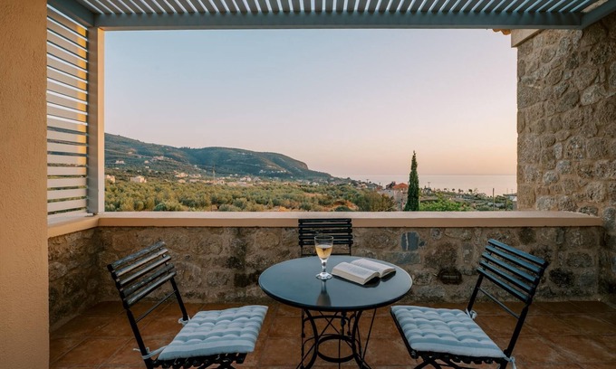 Riglia Villa | Riglia Villas - Villa Stone.