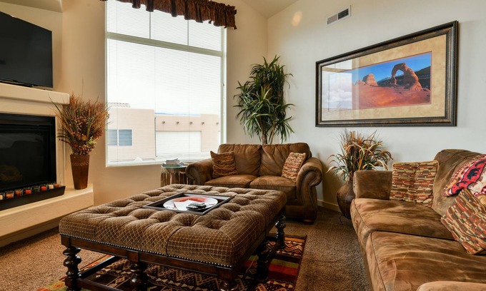 Moab South Valley House | Rim Village Y1
