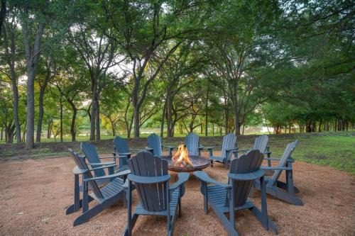 Stonewall House | Rio Ranchito, River front, Fire Pit, Views!