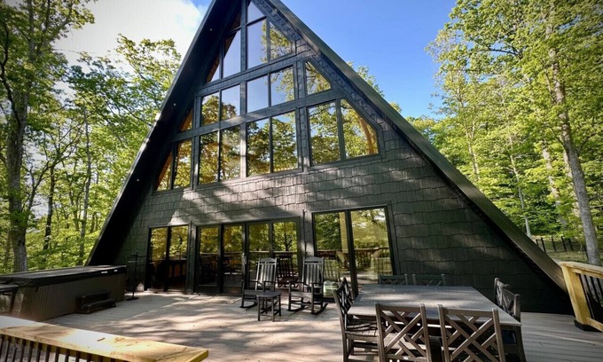 Gnaw Bone Cabin | Rising Moon Ridge of Brown County