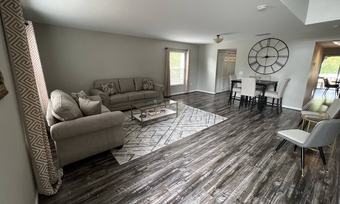 Suncoast Meadows House | Rising sun house 20 min from Tampa Airport, Park,mall, zoo