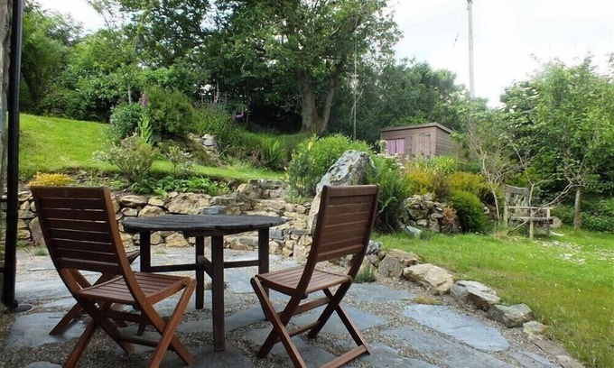 Newport Cottage | RISING SUN, pet friendly, with open fire in Newport, Pembrokeshire