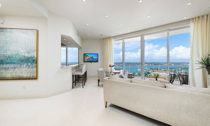 Singer Island Condo | Ritz-Carlton Oceanfront Penthouse - Hotel Amenities ★ by Guaranteed Rental™