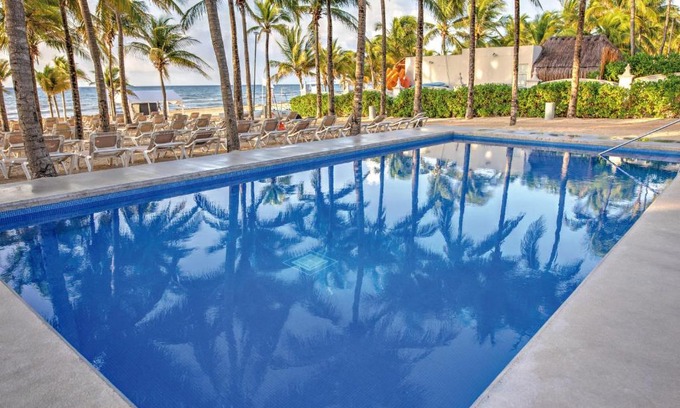 Playacar Fase II Resort | Riu Lupita - All Inclusive