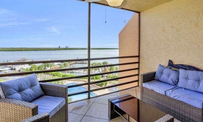 Marco Island Condo | Riv E-610 - Riverside Miniums 1 Bedroom Condo by Redawning