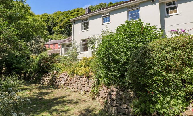 Solva House | RIVENDELL, character holiday cottage, with a garden in Solva