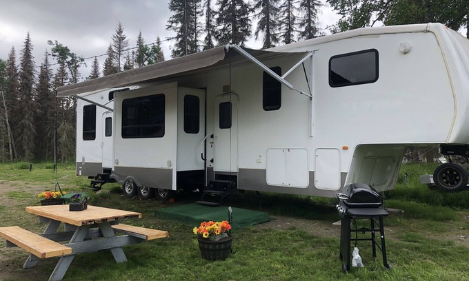 Kalifornsky House | River access! Clean & comfy 5th wheel, located near the famous Kenai River