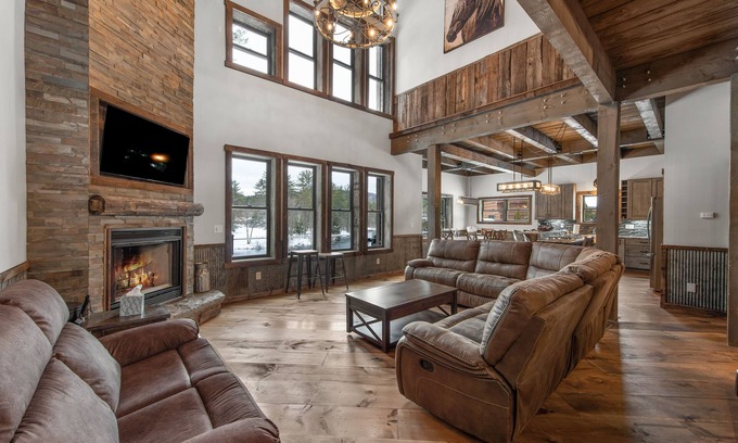Warrensburg Cabin | River bank lodge just minutes to Lake George with heated salt water pool