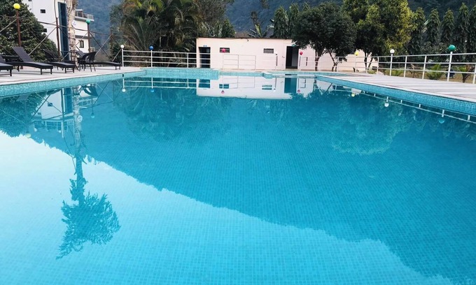 Dhussa Hotel | River Beach Resort