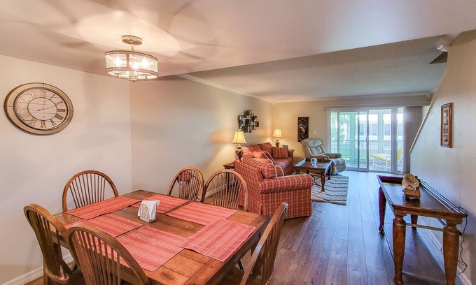 Welaka Condo | River Bend Resort - Pool View 2BR, 2nd floor #A206