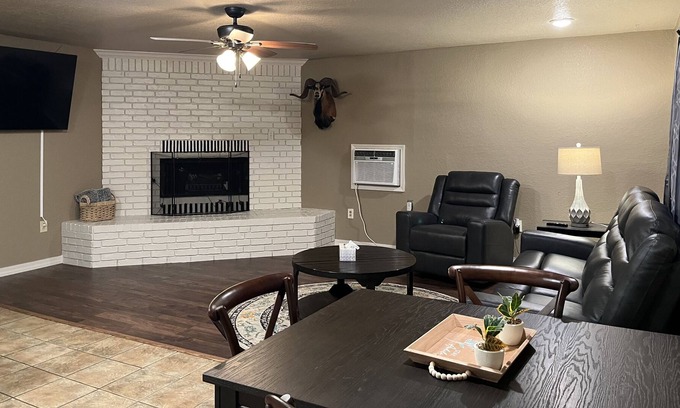 Cecil Apartment | River Chase "Ram's Place"