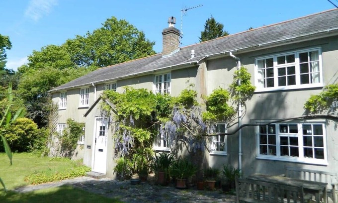 Holmebridge House | River Cottage a country retreat in wooded gardens