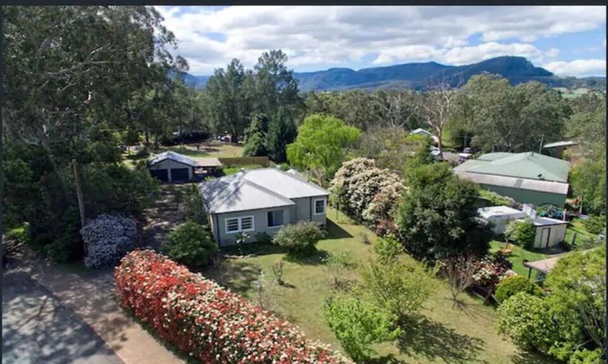 Kangaroo Valley Cottage | River Cottage - boutique accommodation