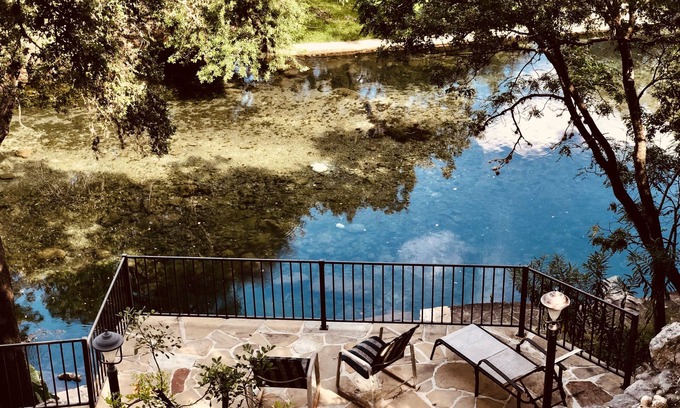 New Braunfels Cottage | River Cottage on the Comal Springs - Long term rentals