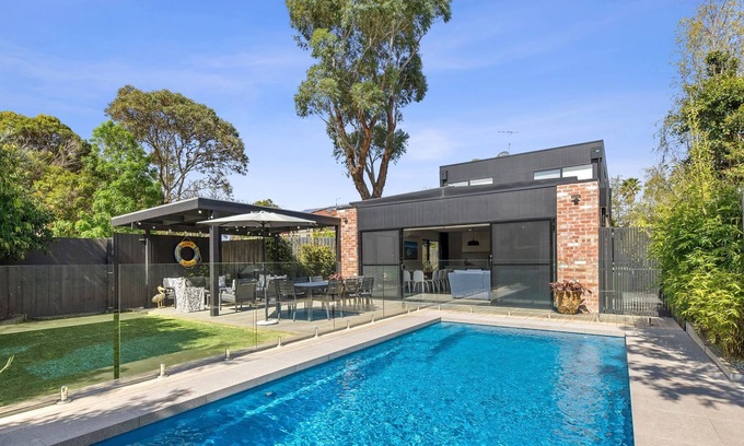 Barwon Heads House | RIver End Resort Vibes!