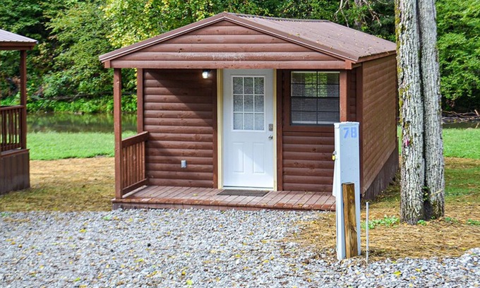 Harrogate Cabin | River Forge Cabin 54 - Cozy and Rustic 1 Bedroom Cabin - Creek Front