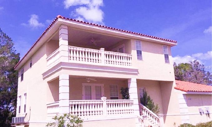 Homosassa House | River Front Marina - Great River View! Boat Slip avail. Pool, Kayaks & Bikes!