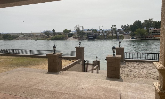 Mohave Valley House | River front private beach estate!