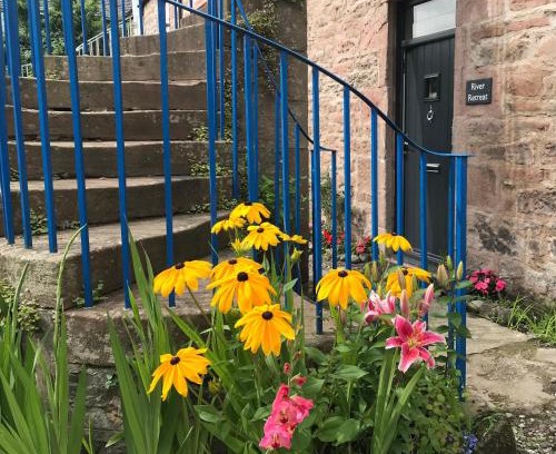 Inverness City Centre Apartment | River Retreat - Riverside Apartment in Inverness City Centre