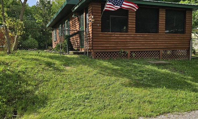 Austinburg Cabin | River Retreat