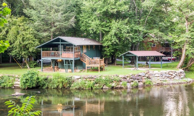 Sylva House | River Romance