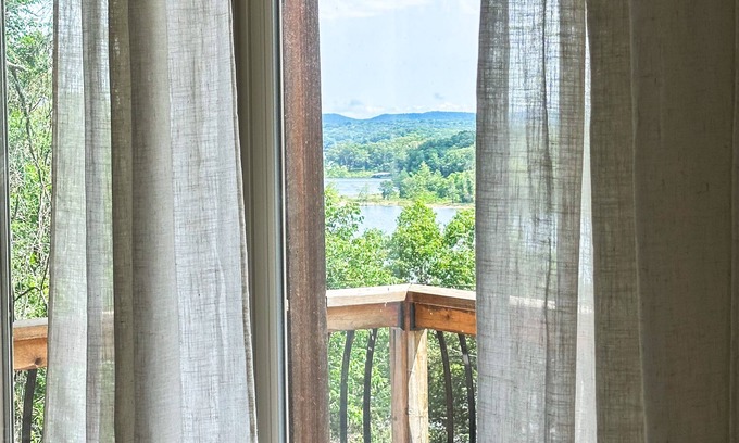 Shell Knob House | River Run Retreat: Incredible Panoramic Lake Views!