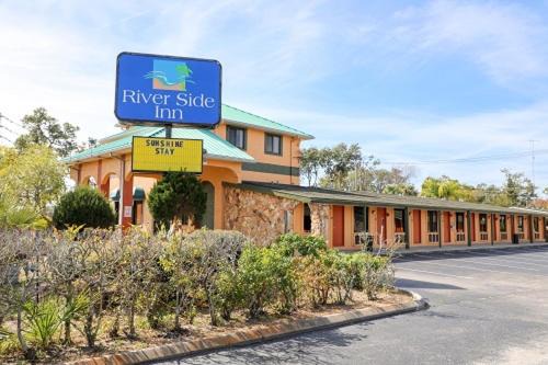 New Port Richey Estates Hotel | River Side Inn New Port Richey