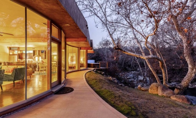 Three Rivers House | River Spirit- Arquitectural wonder of the Sequoias