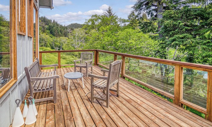 Yachats House | River to Breakers - River View