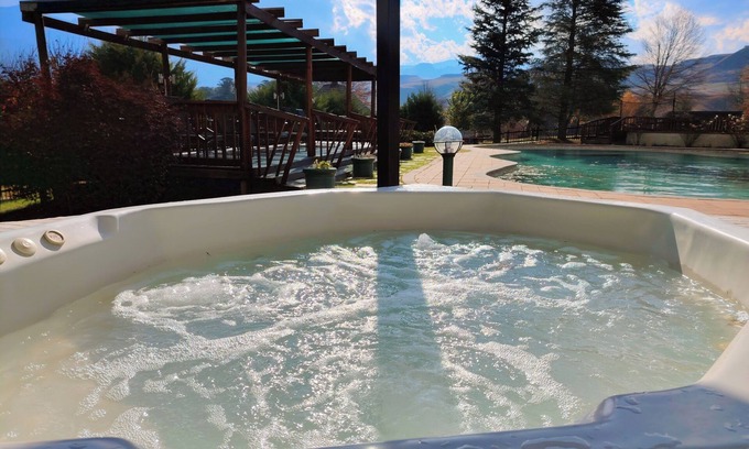 Drakensberg Gardens Hotel | Riverbend Chalets Self Catering